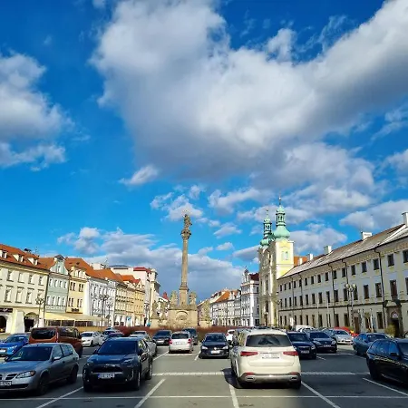Stylovy Byt V Srdci Hradce Kralove Hradec Králové Buitenkant foto